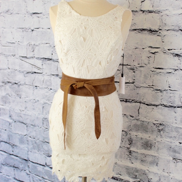 Astr Dresses & Skirts - 👗HP👗 ASTR stunning white lace dress